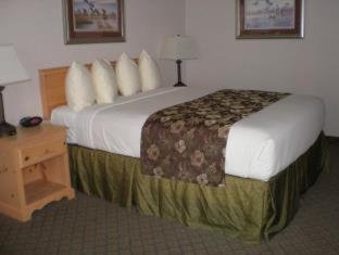 Best Western Woodburn Inn Room photo